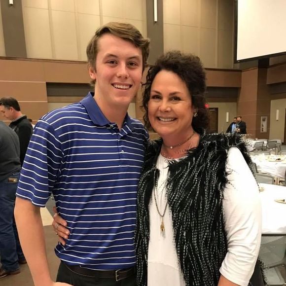 Meet your Posher, Cathy - Picture 1 of 1